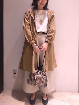 「パイソン柄」｜「アイテム（マウンテンパーカー）」を使った、やまゆかさん（レディース・161cm）の春コーディネート