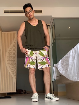 「GIVENCHY」｜「アイテム（アクセサリー）」を使った、Keitaさん（メンズ・175cm）の夏コーディネート