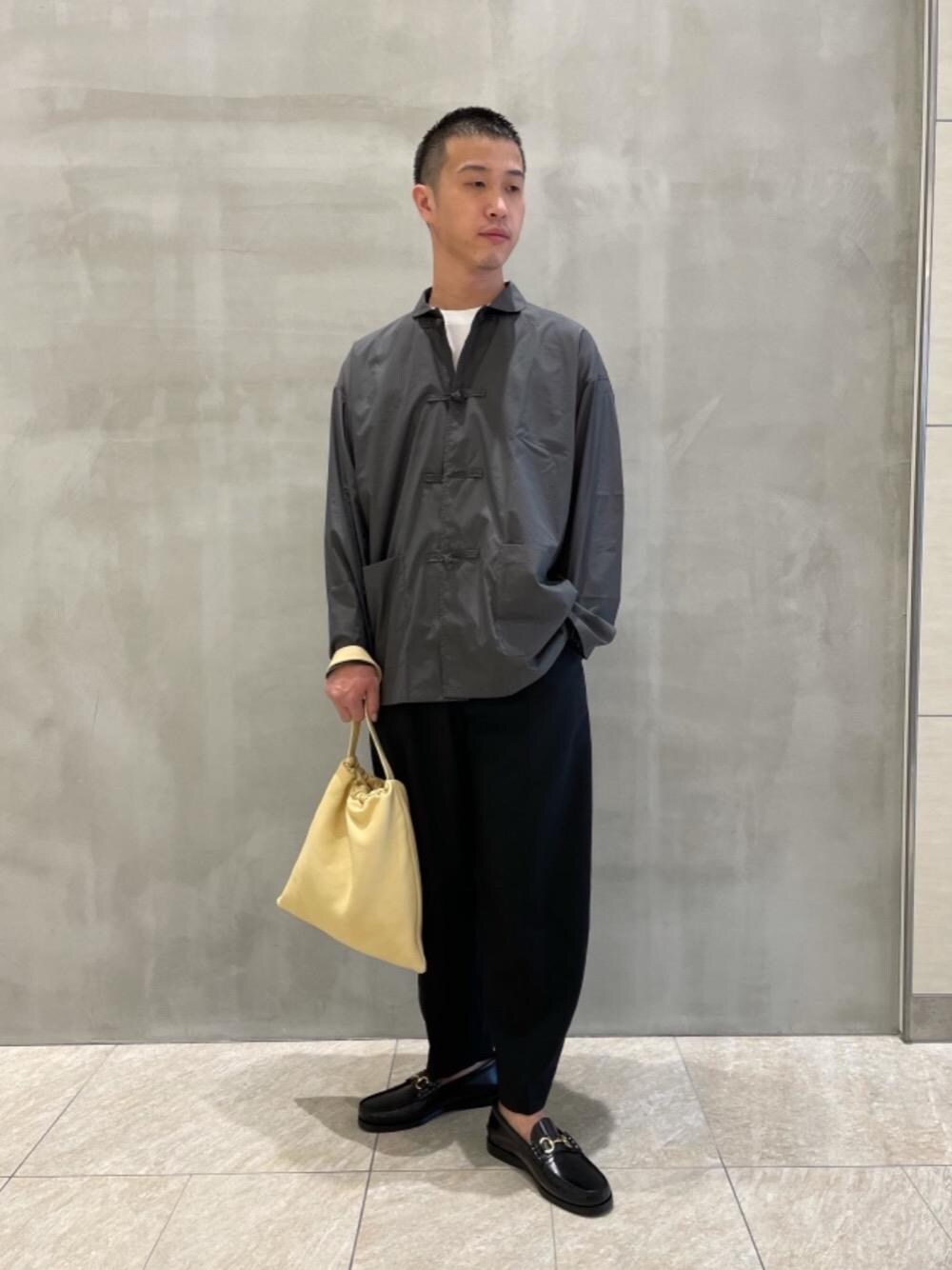 「トレンド、リラックス、モード、シャツ/ブラウス、Tシャツ/カットソー、👟バッグ、ぱんつ」｜「Parabootの＜Paraboot（パラブーツ）＞【別注】 ビットデッキシューズ†（ローファー、ブラック系）」を使った、keeegoさん（メンズ・176cm）の夏コーディネートの1枚目の写真