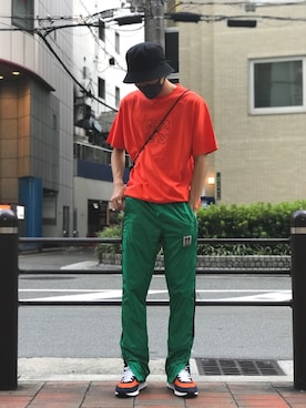 「off white（オフホワイト）のアイテム（パンツ）」を使った、サトユトさん（メンズ・175cm）の夏コーディネート