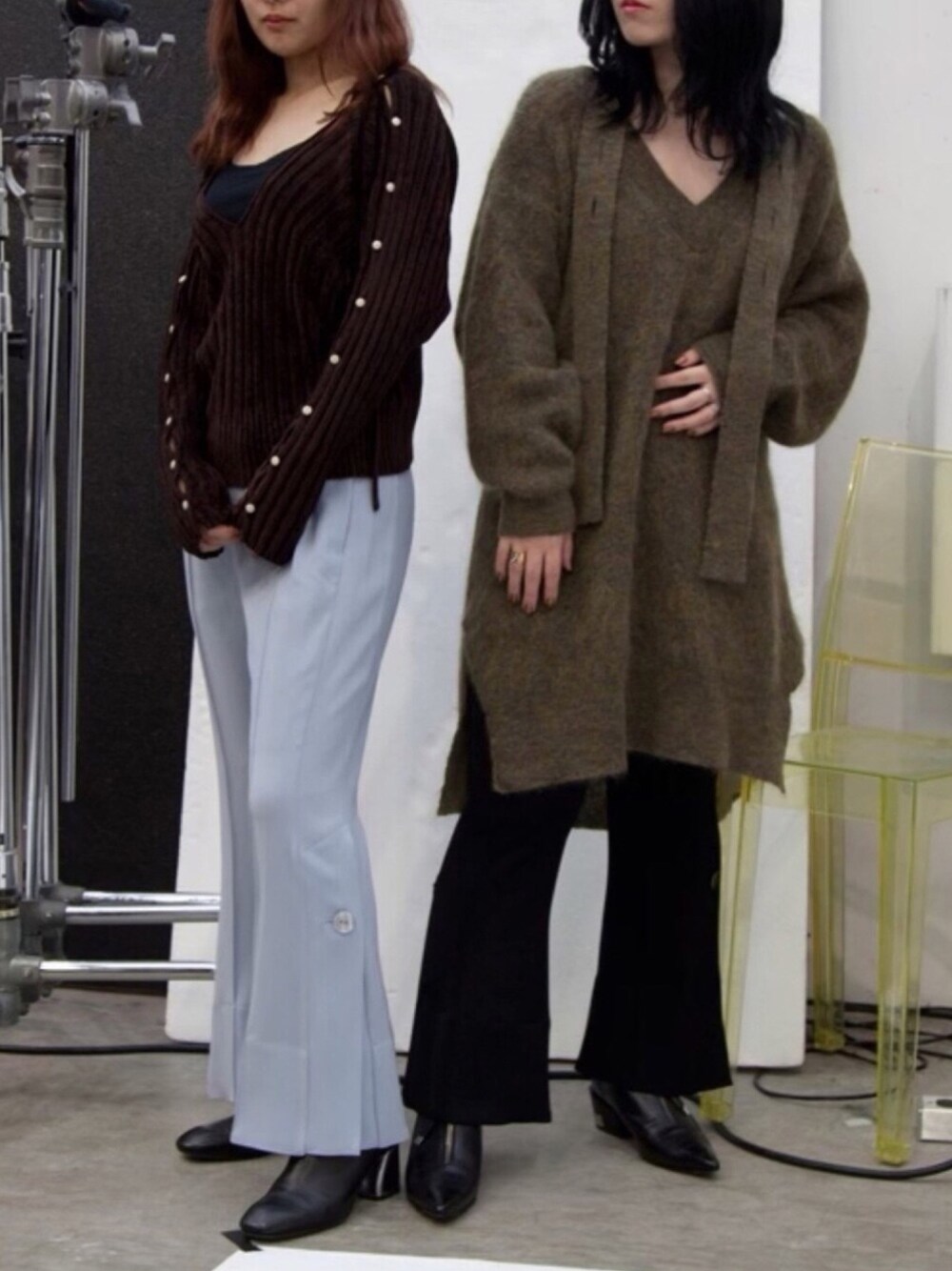 「スタッフセンバツ、秋コーデ、シンプルコーデ、オトナカジュアル、パンツスタイル、ゆるコーデ、ootd」｜「NAIFEのNAIFE ニット（ニット/セーター、グリーン系）」を使った、MIDWEST_ONLINEさん（レディース・158cm）の秋コーディネートの1枚目の写真