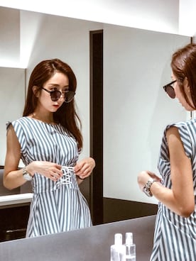 「FOSSIL Q（フォッシルキュー）のアイテム（アナログ腕時計）」を使った、神林真里さん（レディース・168cm）の夏コーディネート