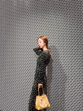 「MichaelKors」｜「アイテム（ワンピース/ドレス）」を使った、神林真里さん（レディース・168cm）の秋コーディネート