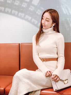 「HERMES」｜「アイテム（その他）」を使った、神林真里さん（レディース・168cm）の冬コーディネート