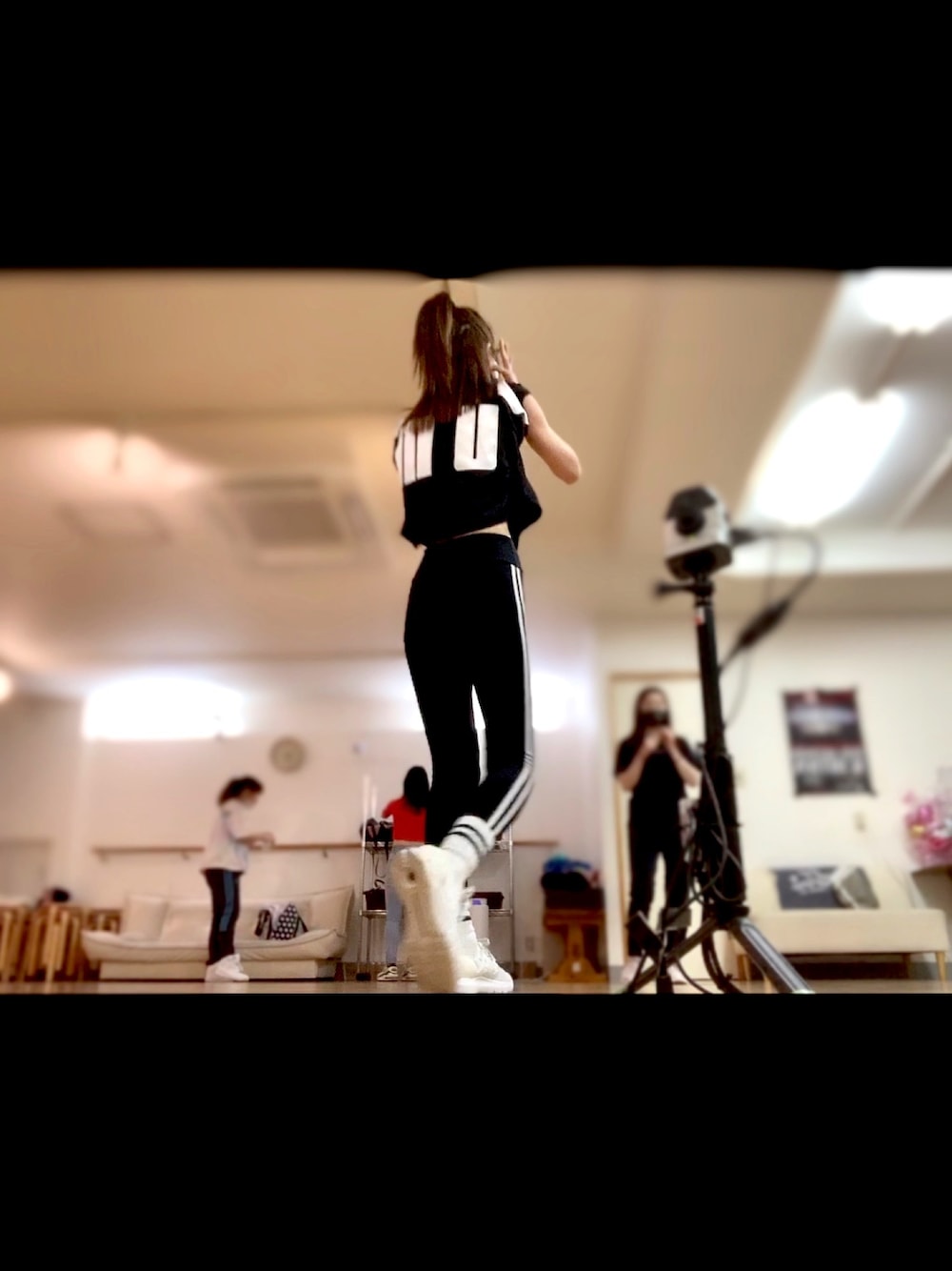 「PUMA、underarmour、dance、ダンス、スパッツ、スニーカー、ソックスイン、プチプラコーデ、カジュアルコーデ、夏コーデ」｜「PUMAのアイテム（Tシャツ/カットソー、ブラック系）」を使った、神林真里さん（レディース・168cm）の夏コーディネートの1枚目の写真