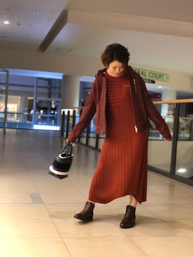 「アイテム（ライダースジャケット、レッド系）」を使った、Yasさん（レディース・156cm）の秋コーディネート