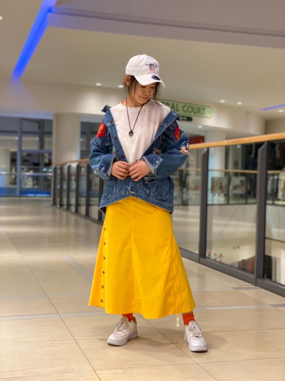 「デニム、カジュアル、AVIREX、ootd、ラクチンコーデ、outfit、オトナカジュアル、はるコーデ、AVIREXBelle、ファッションの力を信じよう」｜「AVIREXのAVIREX×NEW ERA/　アヴィレックス×ニューエラ/ 9TWENTY/ POLO CAP AVIREX U.S.A FLAG/ ポロキャップ　AVIREXアメリカ国旗（キャップ、ベージュ系）」を使った、Yasさん（レディース・156cm）の春コーディネートの1枚目の写真