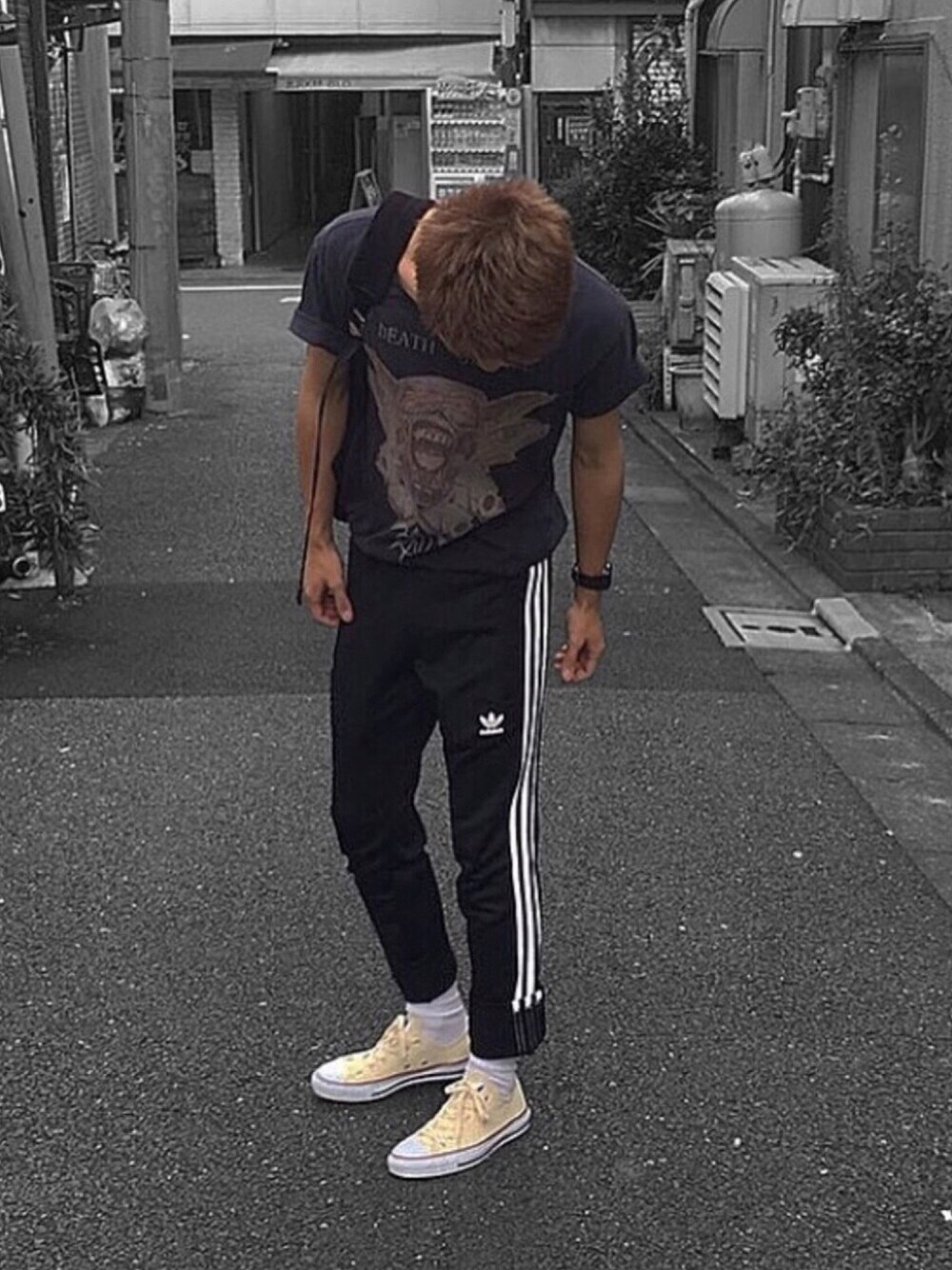 「アディダス、古着、コンバース、converse、adidas、newyork、ニューヨーク、used、美容師、G-SHOCK」｜「adidasのアイテム（その他パンツ、ブラック系）」を使った、KENTOさん（メンズ・177cm）の秋コーディネートの1枚目の写真