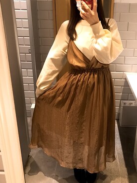 「Allamanda（アラマンダ）の箔プリントキャミ／ワンピース（ワンピース、ブラウン系）」を使った、りんさん（レディース・159cm）の冬コーディネート