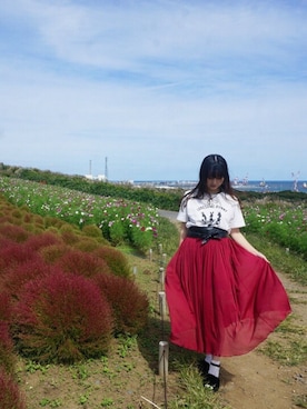 「EATME（イートミー）のＢＵＮＮＹプリントＴシャツ（Tシャツ/カットソー、ホワイト系）」を使った、Chrissie  Yuenさん（レディース・158cm）の秋コーディネート