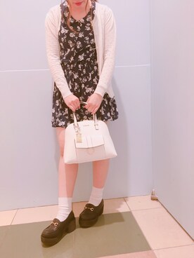 「& chouette（アンドシュエット）のアイテム（ボストンバッグ）」を使った、Chinamiさん（レディース・162cm）の春コーディネート