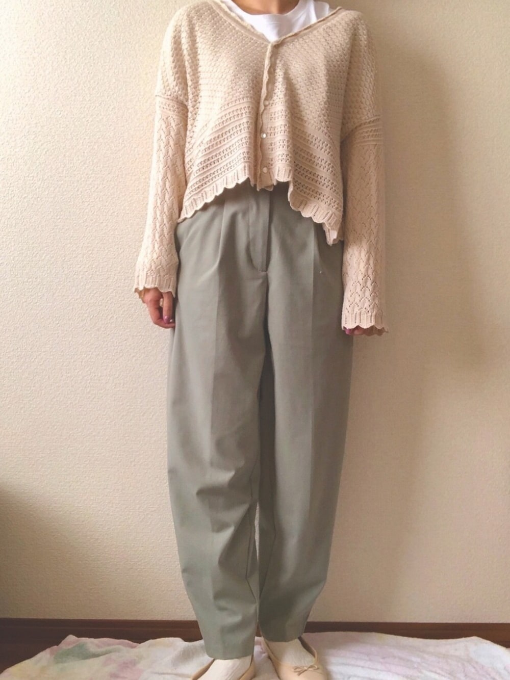 「おうちファッション、おうちでファッションショー、ピスタチオ、春コーデ、プチプラ、プチプラコーデ」｜「GUのアイテム（カーディガン/ボレロ、ベージュ系）」を使った、たるとさん（レディース・157cm）の春コーディネートの1枚目の写真