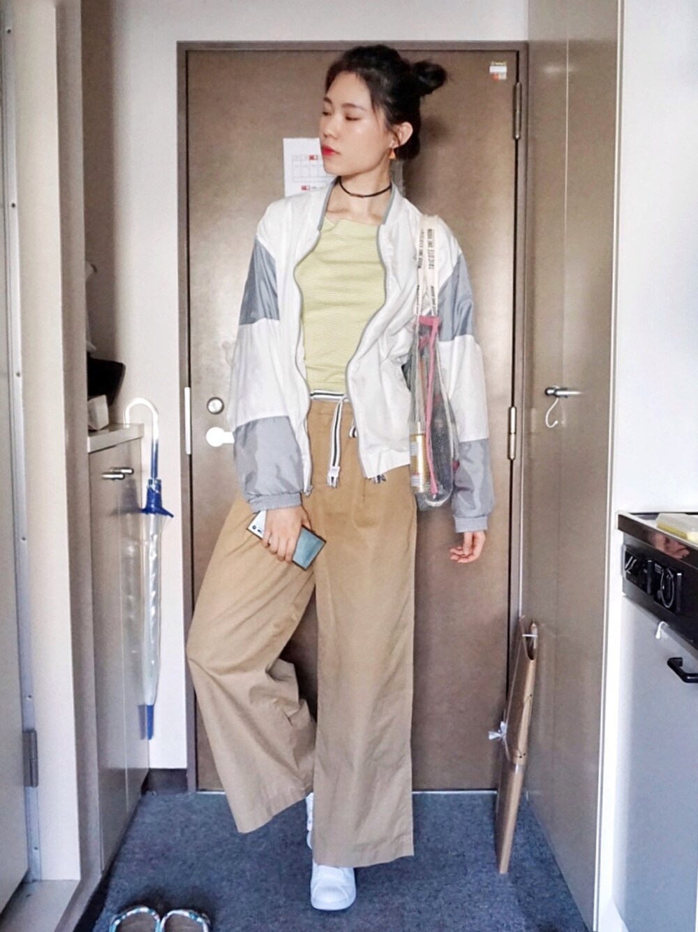 「ootd、夏、街頭穿搭、球鞋、休閒、日系極簡、基礎款」｜「GAPのアイテム（チノパンツ、グリーン系）」を使った、ruby_179さん（レディース・179cm）の春コーディネートの1枚目の写真