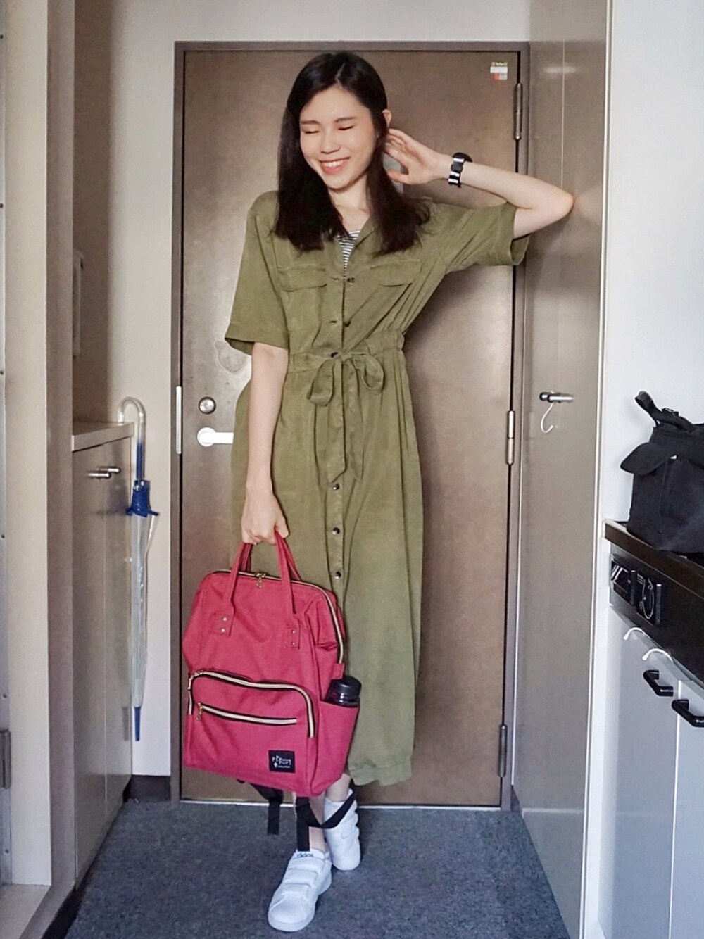 「ootd、夏、球鞋、休閒、日系極簡」｜「ZARAのアイテム（シャツワンピース、グリーン系）」を使った、ruby_179さん（レディース・179cm）の春コーディネートの1枚目の写真
