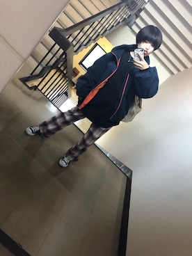 「CONVERSE（コンバース）のCONVERSE コンバース オール スター オックス / ALL STAR OX(BLACK) 32160321（スニーカー）」を使った、あさん（レディース・154cm・20代）の秋コーディネート