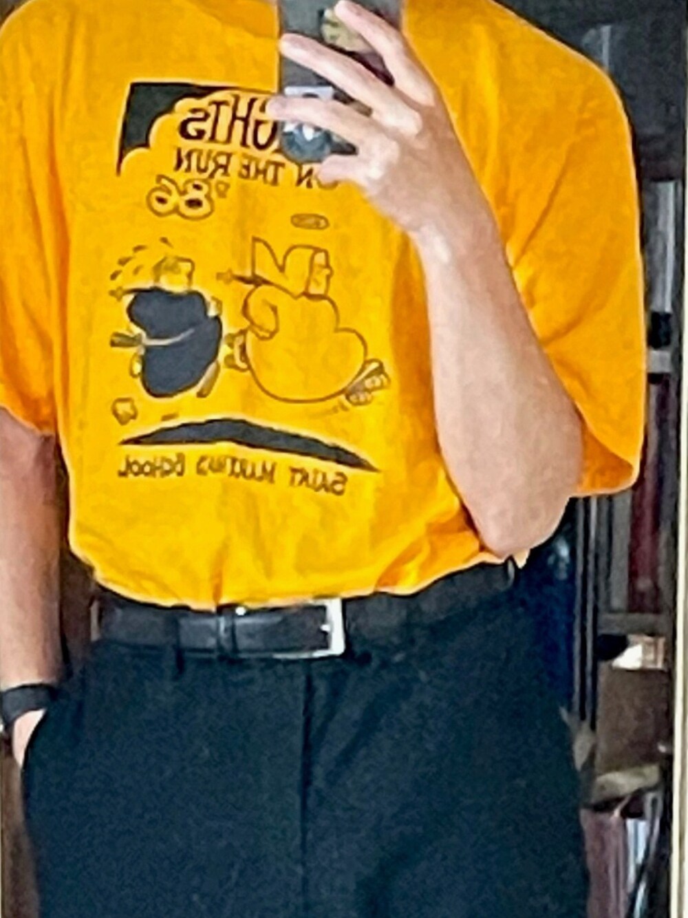 「夏コーデ、古着MIX、タックイン」｜「usedのアイテム（Tシャツ/カットソー、イエロー系）」を使った、gggciさん（メンズ・160cm）の春コーディネートの1枚目の写真