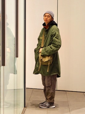「NEW BALANCE 990」｜「アイテム（ダウンジャケット/コート）」を使った、雷揚さん（メンズ・176cm）の冬コーディネート