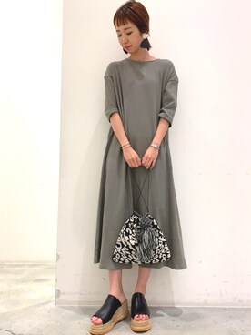 「koe（コエ）のアイテム（ショルダーバッグ）」を使った、kayaさん（レディース・160cm）の春コーディネート