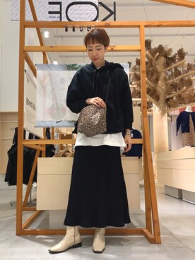 「koe（コエ）のアイテム（パーカー）」を使った、kayaさん（レディース・160cm）の冬コーディネート