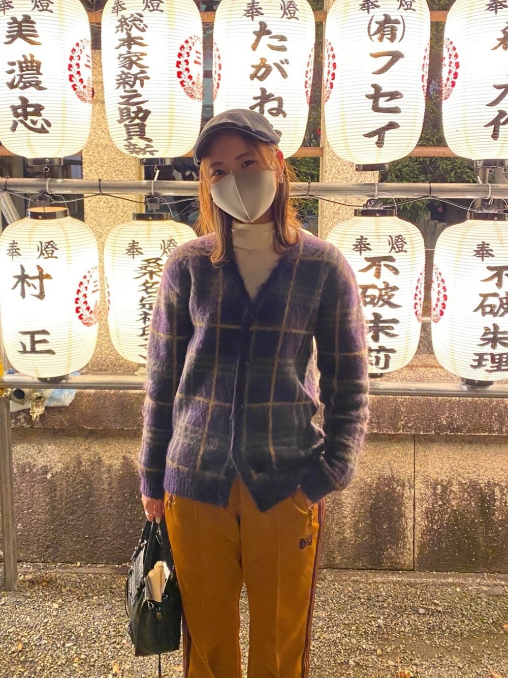 「NEEDLES、トラックパンツ、モヘアニット、新年一発目、楽チンコーデ、メンズライク、ハンチング、年末WEAR感謝祭、きれいめカジュアル、いいね、save、フォローお願いします🤑」｜「NeedlesのNeedles [ニードルズ] モヘアカーディガン（カーディガン/ボレロ、パープル系）」を使った、lisaさん（レディース・164cm）の冬コーディネートの1枚目の写真