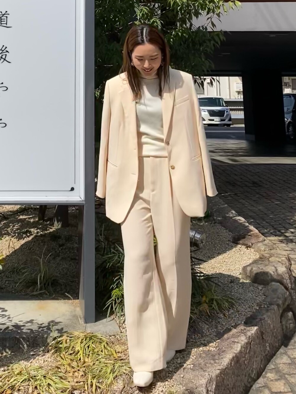 「春コーデ、おしゃれさんと繋がりたい、春めきシューズ、淡色コーデ、セットアップ、ジャケット、イエロー、ホワイトコーデ、いいね、save、フォローお願いします🤑、プチプラコーデ」｜「ZARAのアイテム（テーラードジャケット、イエロー系）」を使った、lisaさん（レディース・164cm）の春コーディネートの1枚目の写真