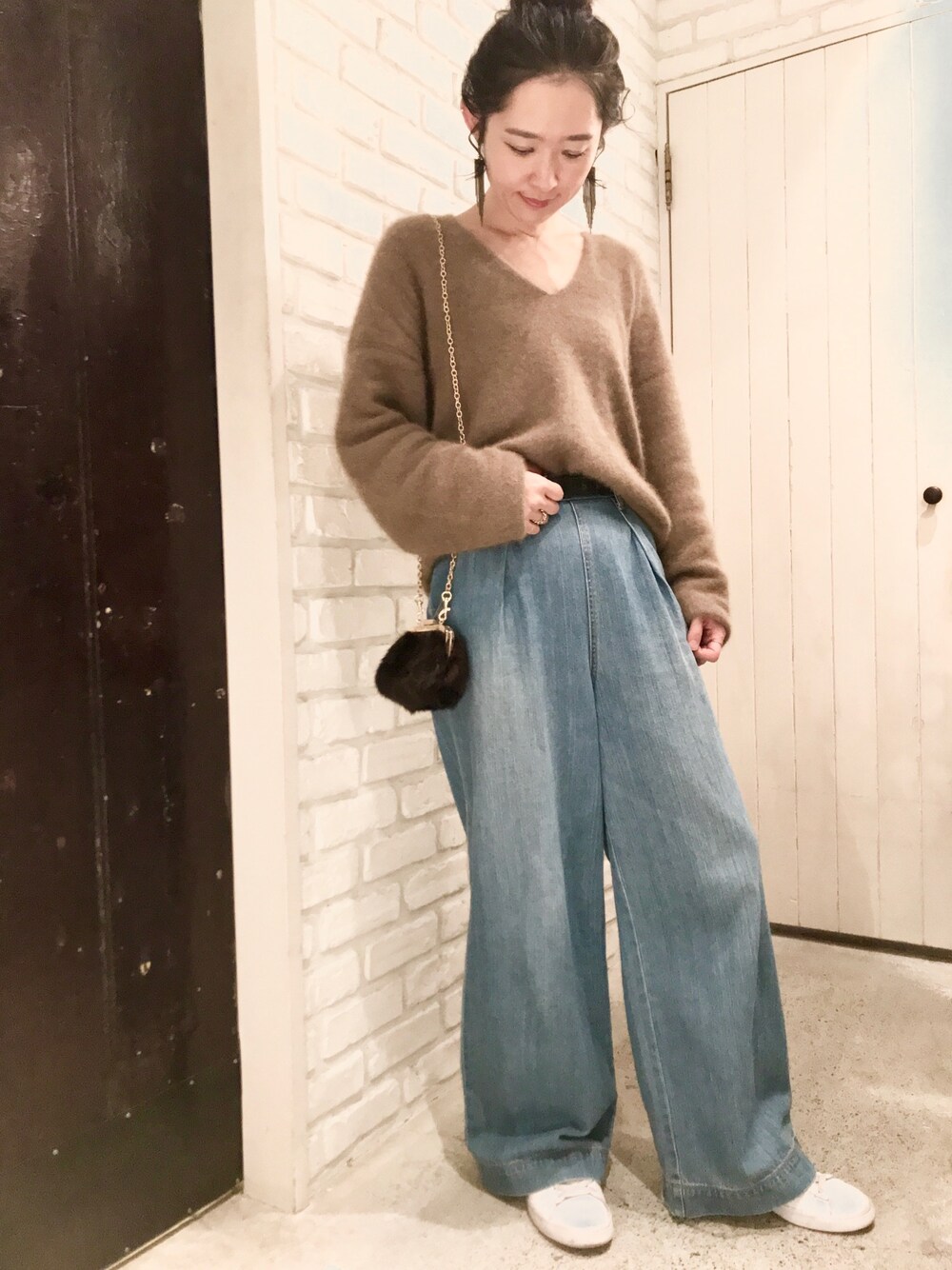 OUVRAGE CLASSE（ウヴラージュクラス）の「ラクーン抜け襟V開き