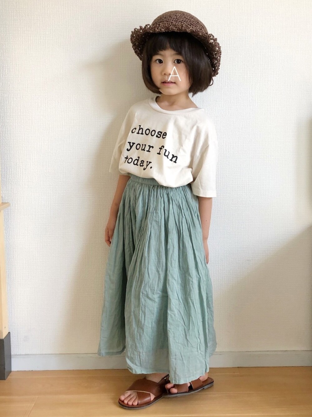「ロゴT、4歳、むぎわら帽子、manmaru.a、handmade、ZARA、プリーツ、スカーチョ、サンダル」｜「manmaru.aのアイテム（帽子、ブラウン系）」を使った、★app@chi★さん（キッズ・100cm）の夏コーディネートの1枚目の写真
