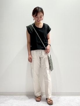 「アイテム（カーゴパンツ）」を使った、matsunaga tomoeさん（レディース・157cm）の夏コーディネート