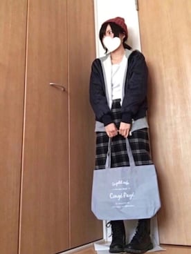 「白トップス」｜「アイテム（ブルゾン）」を使った、とくさん（レディース・154cm）の冬コーディネート