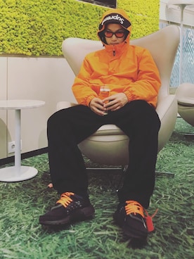 「OFF-WHITE」｜「アイテム（その他アウター）」を使った、pluskdkさん（メンズ・177cm）の秋コーディネート