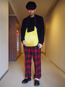 「アイテム（ボディバッグ/ウエストポーチ、イエロー系）」を使った、ｳｴｷさん（メンズ・173cm）の春コーディネート