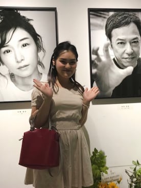 「CELINE」｜「アイテム（その他）」を使った、梅澤桃香さん（レディース・159cm）の夏コーディネート