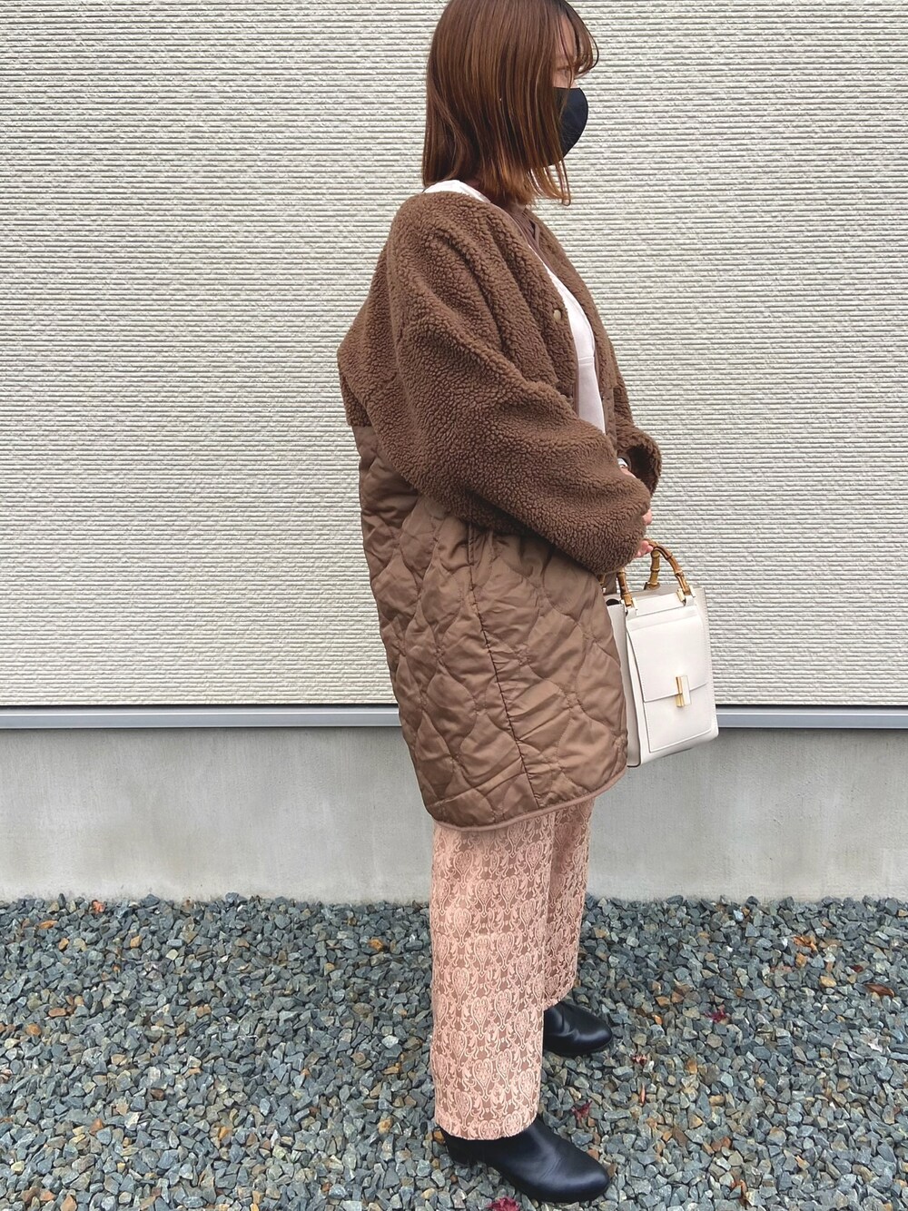 「秋冬コーデ、カジュアルコーデ、休日スタイル、ootd、おしゃれさんと繋がりたい、ブラウン、ボア、キルティング」｜「earth music&ecologyのボア＆キルティングコート  ＊（その他アウター、ブラウン系）」を使った、𝑎𝑜𝑖 さん（レディース・160cm）の秋コーディネートの1枚目の写真