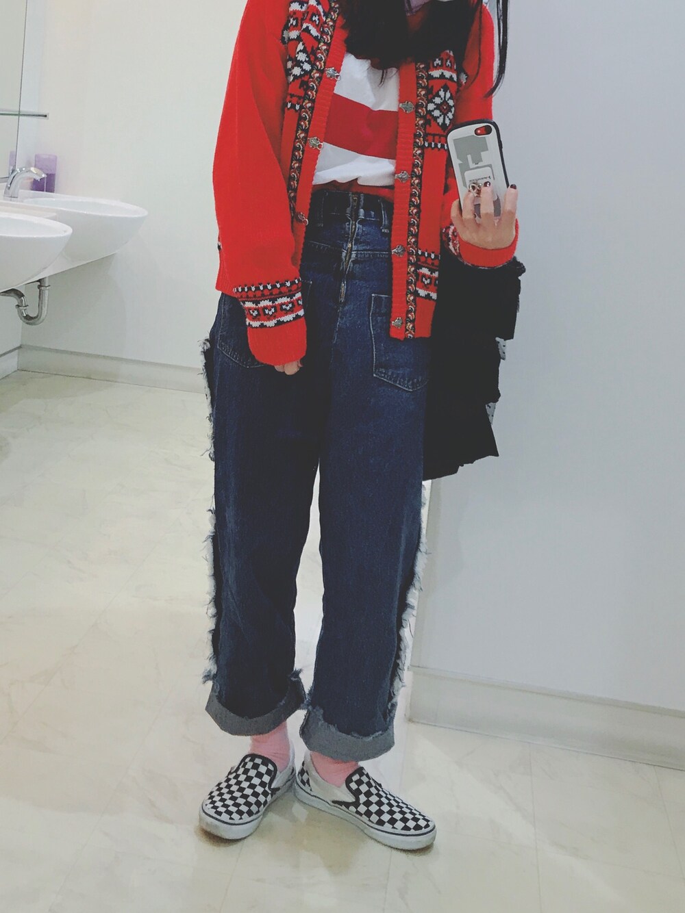 「きれいめカジュアル、カジュアル、ゆるコーデ、rodeo crowns、STYLENANDA、ニット、カーディガン、赤、ボーダー、ラクチンコーデ」｜「Rodeo Crownsのアイテム（ジャケット/アウター、レッド系）」を使った、エラハリさんさん（レディース・163cm）の秋コーディネートの1枚目の写真