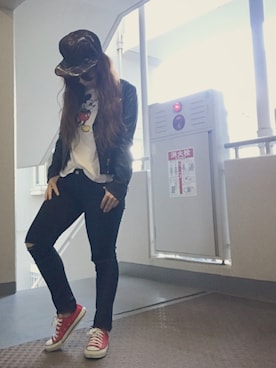 「赤コンバース」｜「アイテム（ライダースジャケット）」を使った、ゆかり🍎さん（レディース・152cm）の秋コーディネート