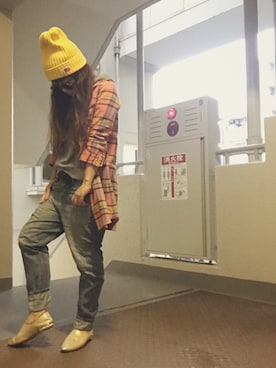 「アイテム（スリッポン、ゴールド系）」を使った、ゆかり🍎さん（レディース・152cm）の秋コーディネート