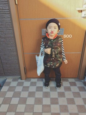 「柄×柄」｜「アイテム（ニットキャップ/ビーニー）」を使った、soo&aaaさん（キッズ・90cm）の冬コーディネート