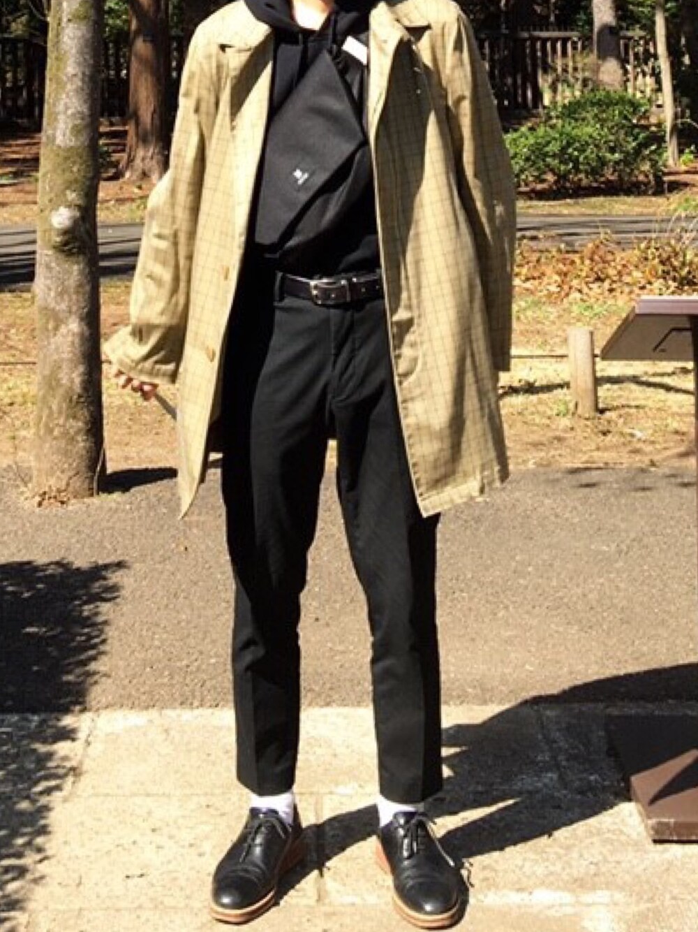 「春コーデ、お洒落さんとつながりたい、古着MIX、TAKEO KIKUCHI、classy outfit」｜「TAKEO KIKUCHIのアイテム（トレンチコート、ベージュ系）」を使った、てつさん（メンズ・173cm）の春コーディネートの1枚目の写真
