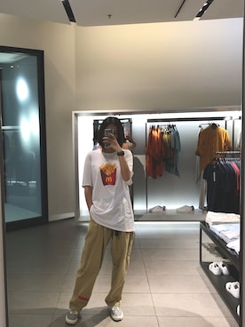 「ROARINGWILDのアイテム」を使った、Eunicee0さん（レディース・174cm）の夏コーディネート