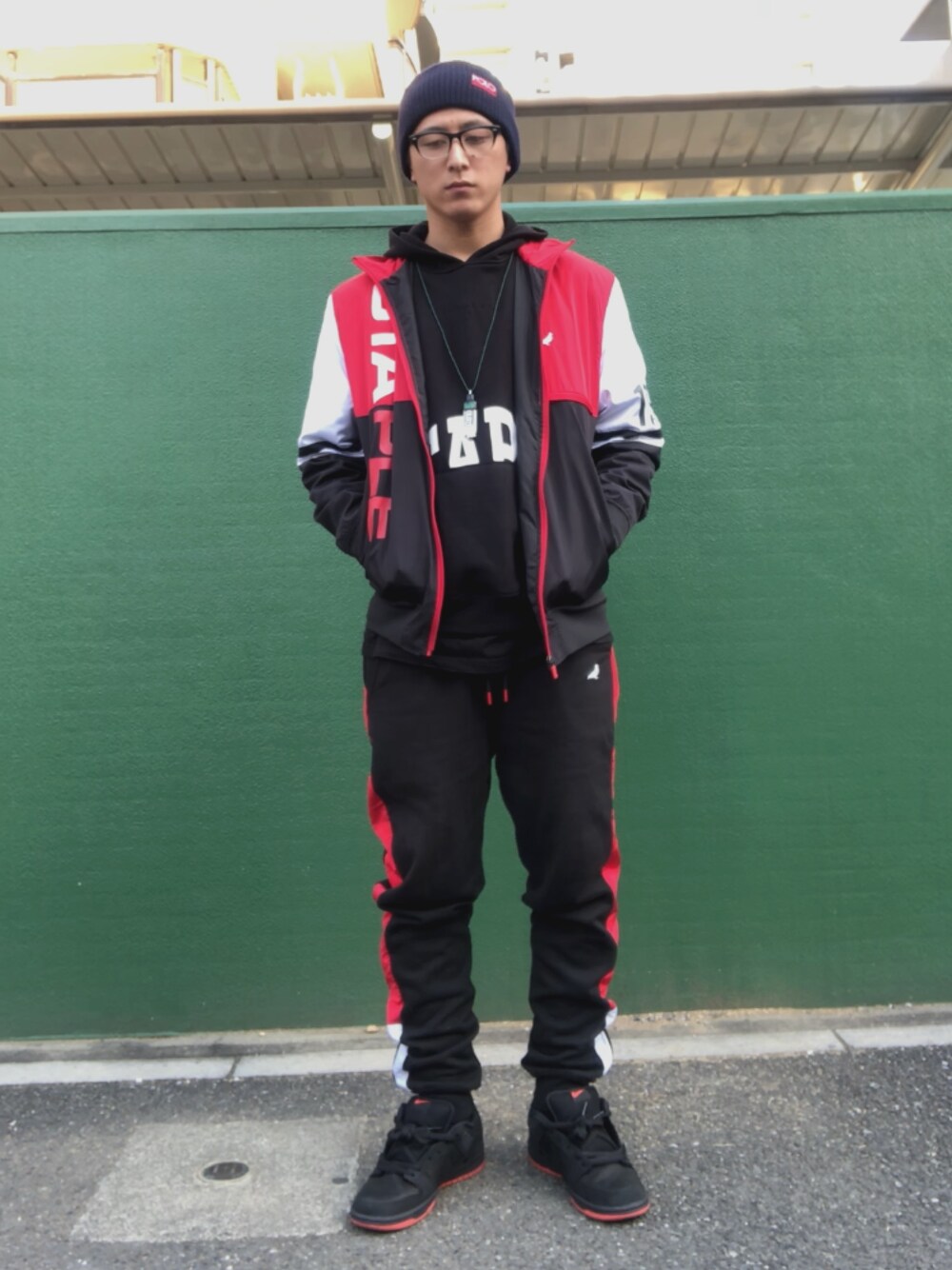 「staple、staplepigeon、staple&dunk、Polo Ralph Lauren、nike sb 、dunk」｜「POLO RALPH LAURENのHI TECH ニット ビーニー（ニットキャップ/ビーニー、ブルー系）」を使った、もっつさん（メンズ・180cm）の冬コーディネートの1枚目の写真