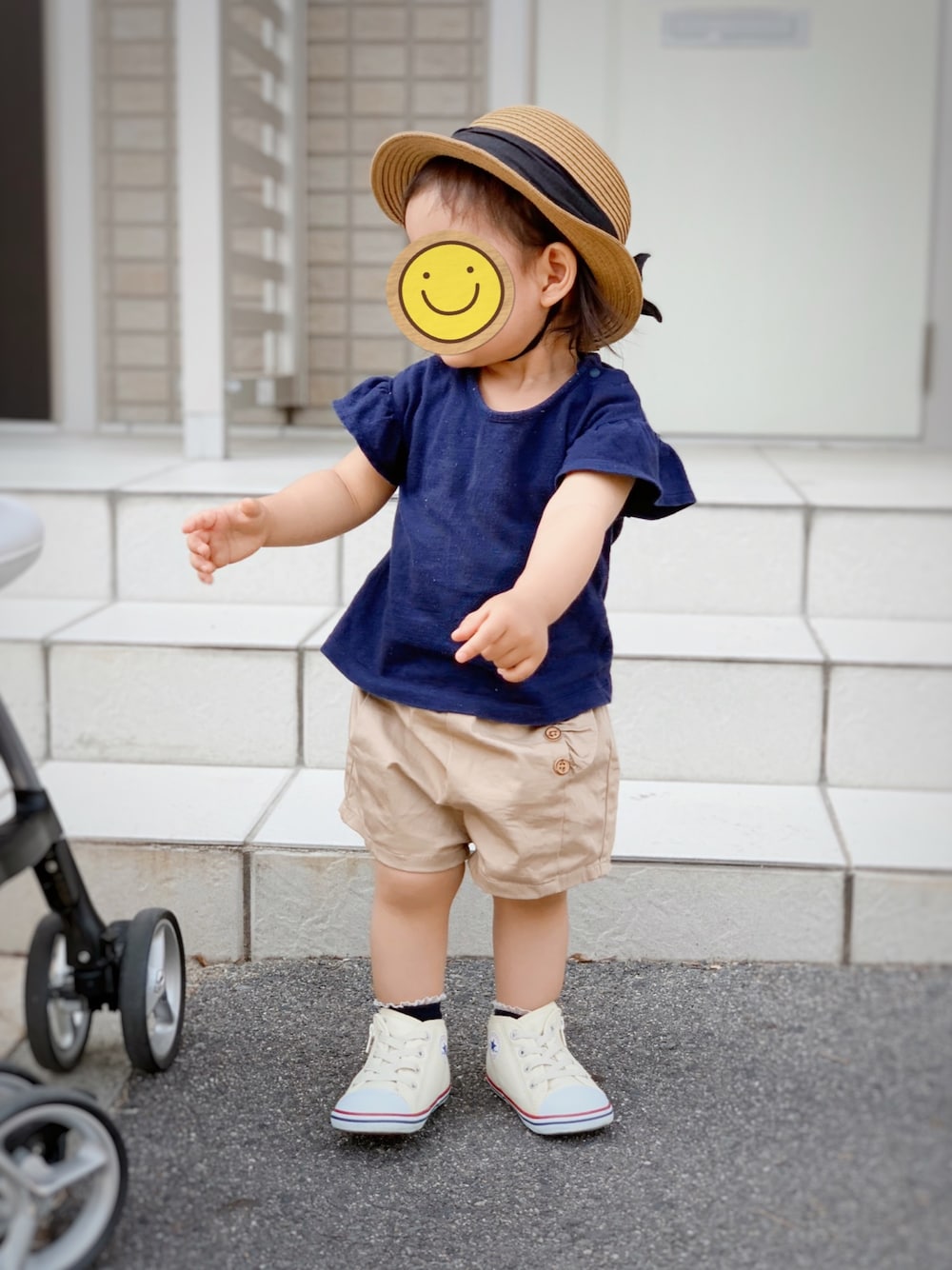 「女の子コーデ、1歳、1歳7ヶ月、夏コーデ、チノパン、ベビーコンバース、ファーストスター、コンバース」｜「UNIQLOのアイテム（トップス、ブルー系）」を使った、tsumuさん（キッズ・80cm）の夏コーディネートの1枚目の写真