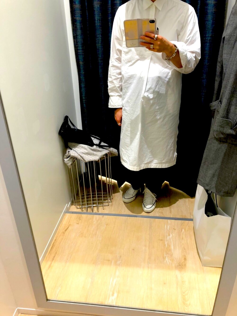 「UNUSEDのアイテム（シャツ/ブラウス、ホワイト系）」を使った、kihayasuさん（メンズ・168cm）の冬コーディネートの1枚目の写真