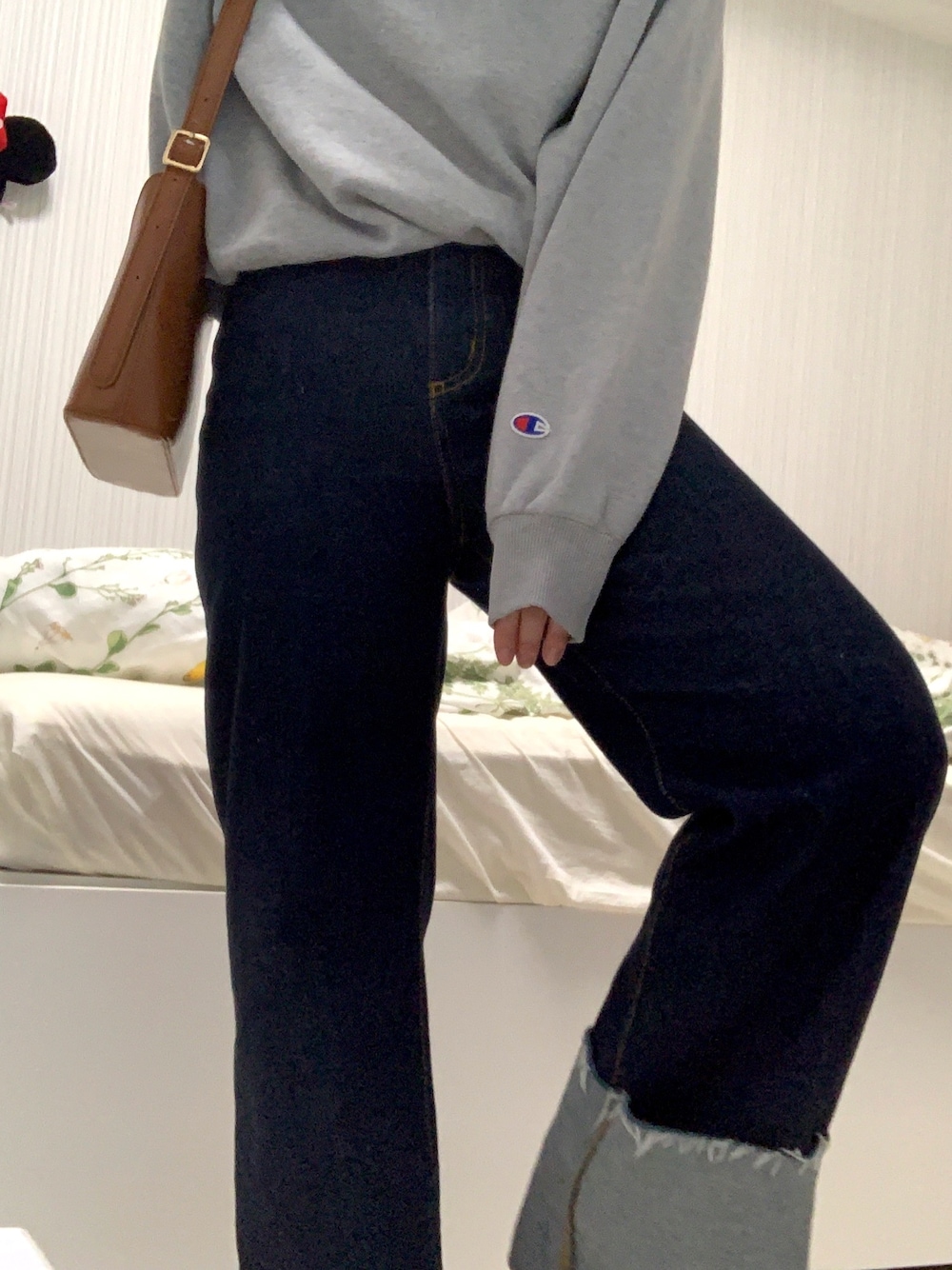 「オートロ、ohotoro、古着、チャンピオン、スウェット、ZARA、ザラ、デニム」｜「ZARAのアイテム（デニムパンツ、ブルー系）」を使った、yurika❤︎さん（レディース・157cm）の春コーディネートの1枚目の写真