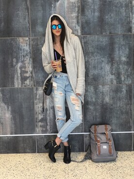 「travel」｜「アイテム（その他アウター）」を使った、Rachel Brooks さん（レディース・173cm）の春コーディネート