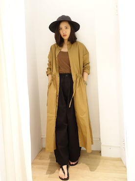 「アイテム（シャツワンピース、ゴールド系）」を使った、Enshi Chenさん（レディース・160cm）の夏コーディネート