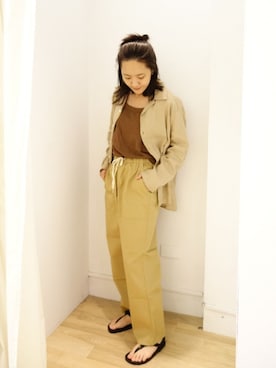 「MANUAL ALPHABET（マニュアル アルファベット）のアイテム」を使った、Enshi Chenさん（レディース・160cm）の夏コーディネート