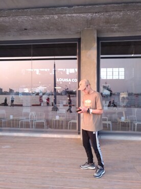 「AES（エーイーエス）のアイテム（帽子）」を使った、姚富峻さん（メンズ・175cm）の春コーディネート