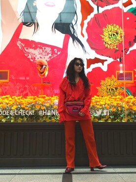 「MARC JACOBS（マークジェイコブス）のアイテム（ボディバッグ/ウエストポーチ）」を使った、KINOKOさん（レディース・155cm）の春コーディネート