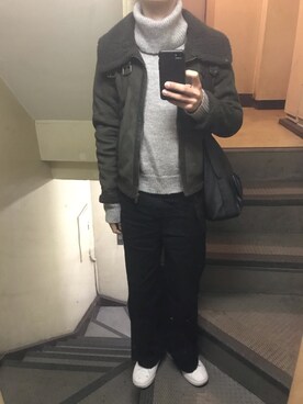 「アイテム（ムートンコート、グリーン系）」を使った、JUNさん（メンズ・167cm）の冬コーディネート