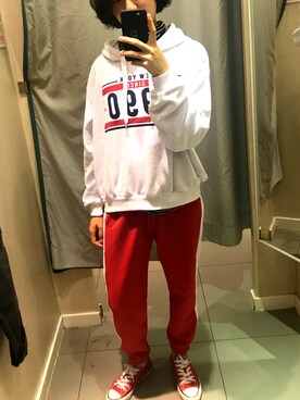 「H&M（エイチ・アンド・エム）のアイテム（パーカー、ホワイト系）」を使った、qunqunAprilさん（レディース・171cm）の冬コーディネート